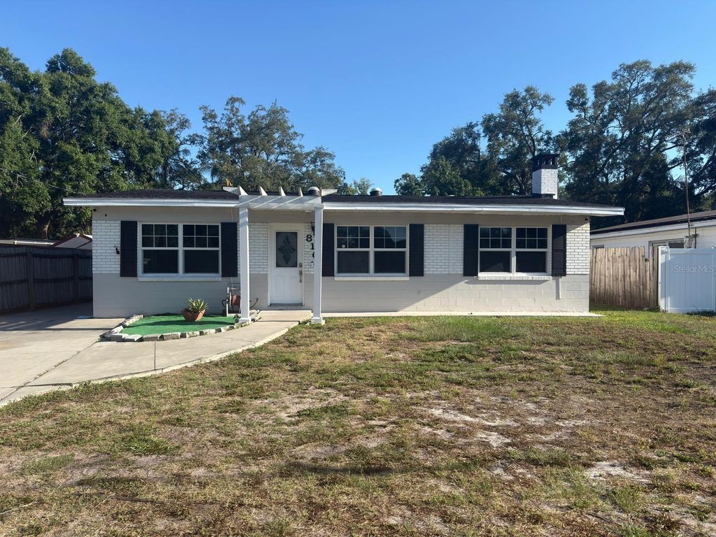 Photo of 810 W 113th Avenue, Tampa, FL 33612 (MLS # TB8508953)