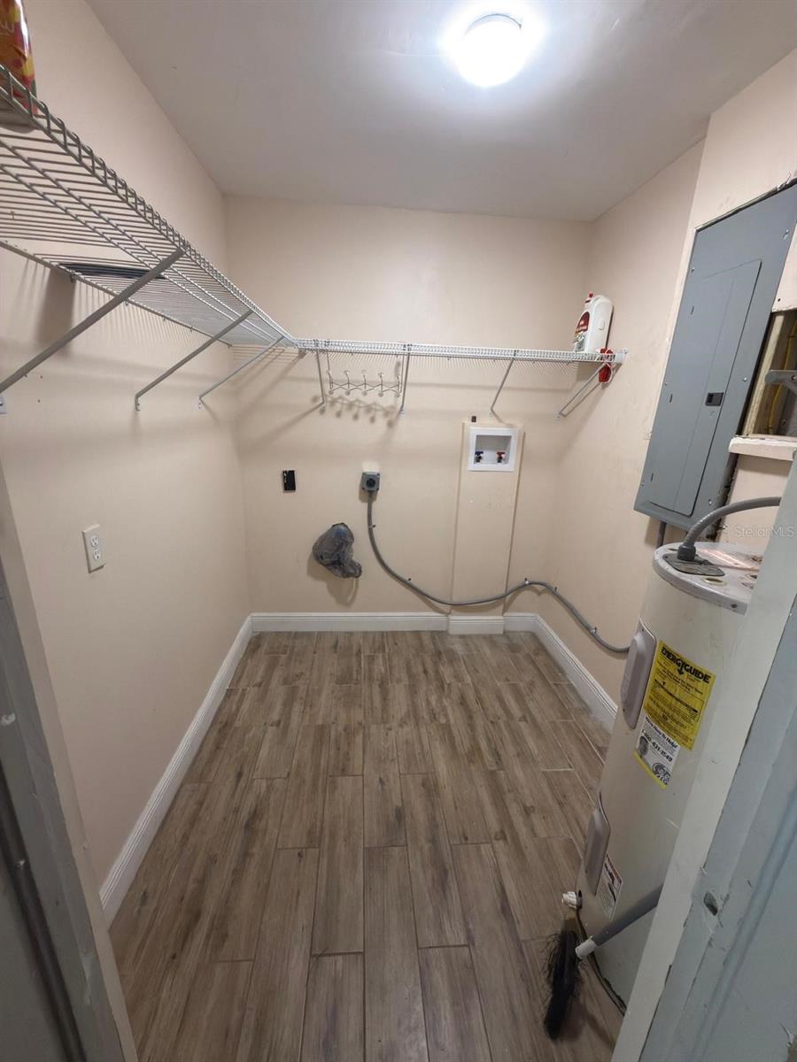 HAMNERS W E FOREST ACRES - Residential