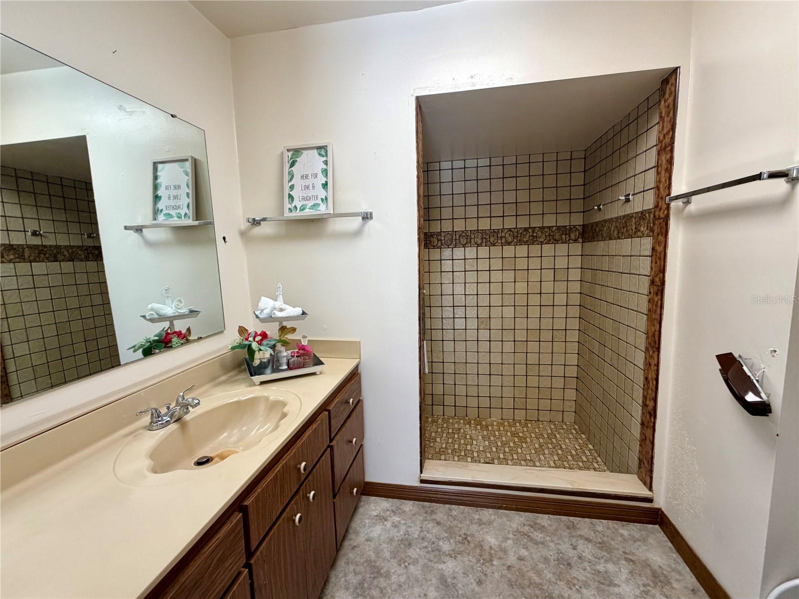 SHADY WOODS ESTATES - Residential