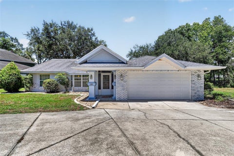 Tiny photo for 302 E Mirror Lake Drive, Fruitland Park, FL 34731 (MLS # G5114324)