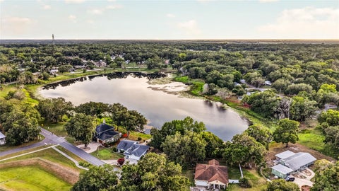 Tiny photo for 302 E Mirror Lake Drive, Fruitland Park, FL 34731 (MLS # G5114324)