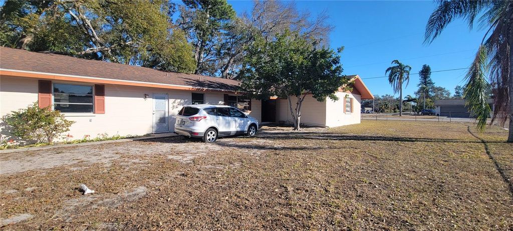 Photo of 5515 27th Street W, Bradenton, FL 34207 (MLS # A4681781)
