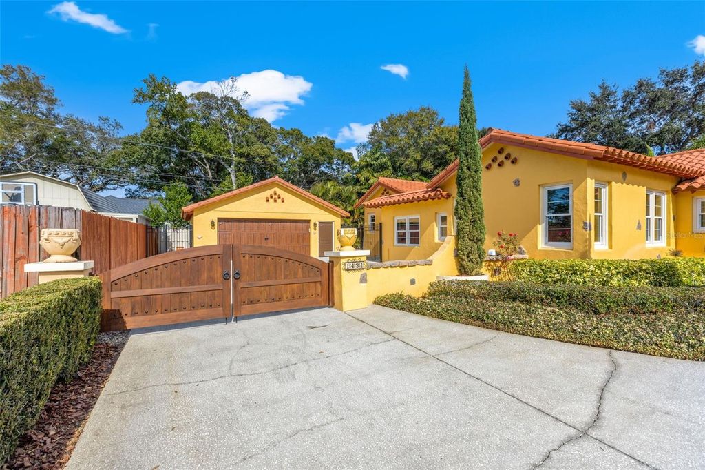 Photo of 1431 22nd Avenue N, St Petersburg, FL 33704 (MLS # TB8466046)