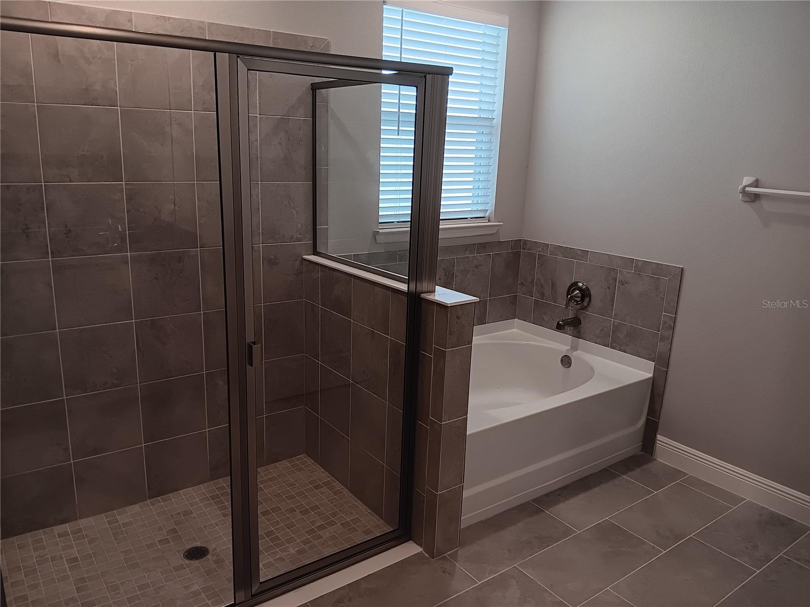 RIDGE AT HEATH BROOK - Residential Lease