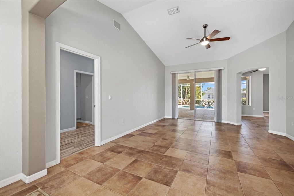 Photo of 4046 Green Tree Avenue, Sarasota, FL 34233 (MLS # A4680376)