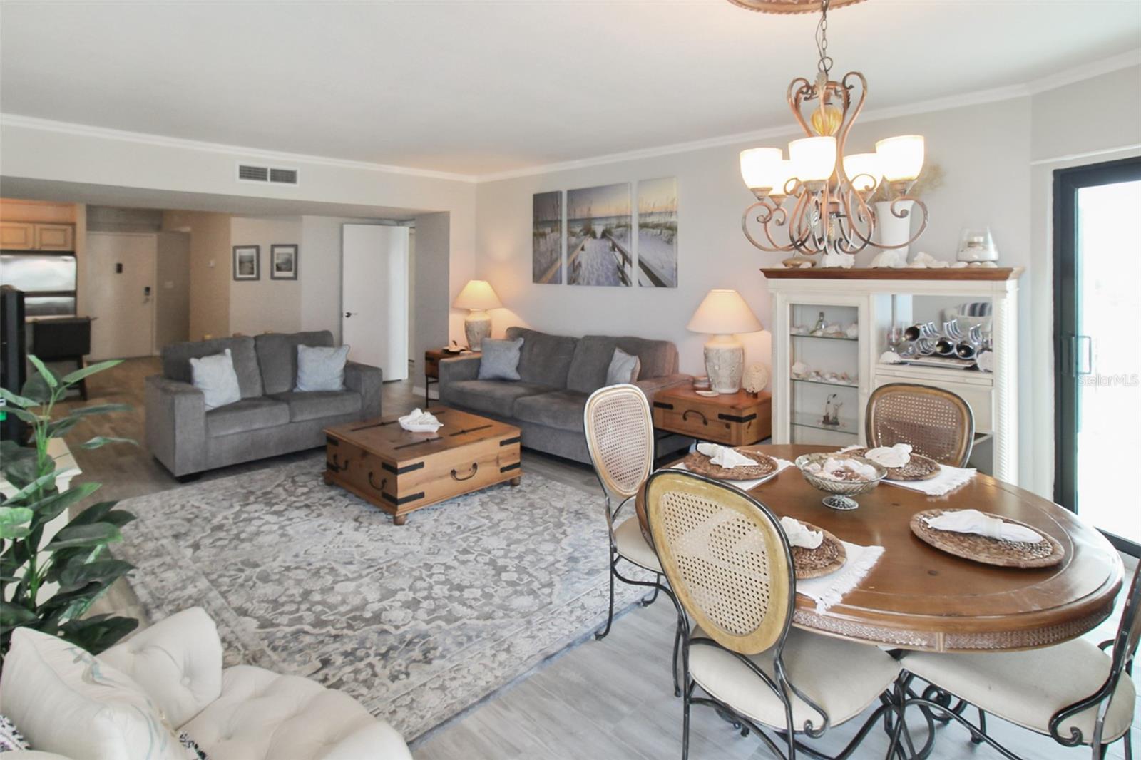 PRIVATEER NORTH - Residential Lease