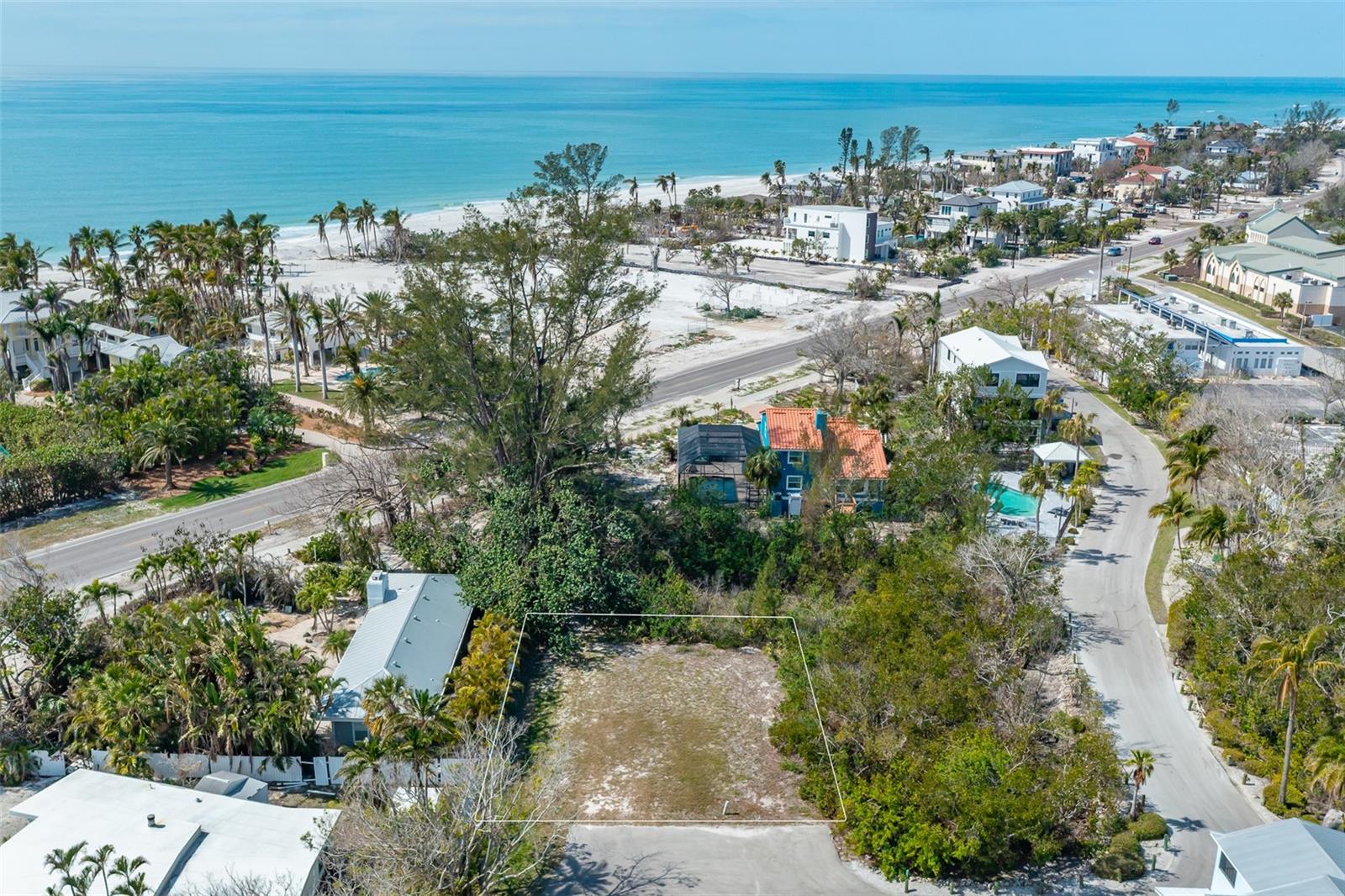 LAGUNA YACHT VILLAGE - Land