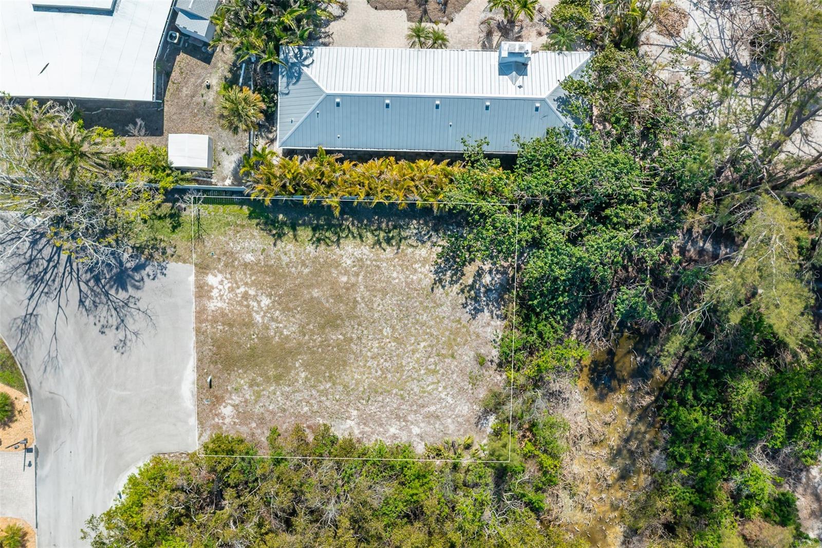 LAGUNA YACHT VILLAGE - Land