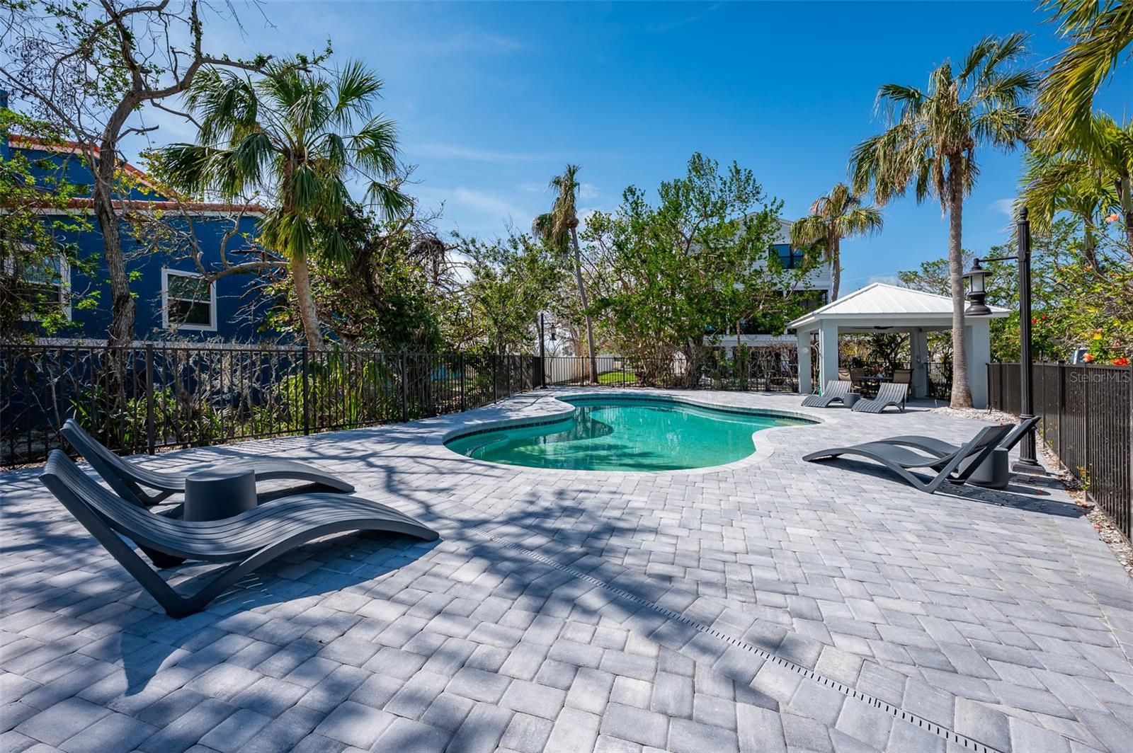 LAGUNA YACHT VILLAGE - Land