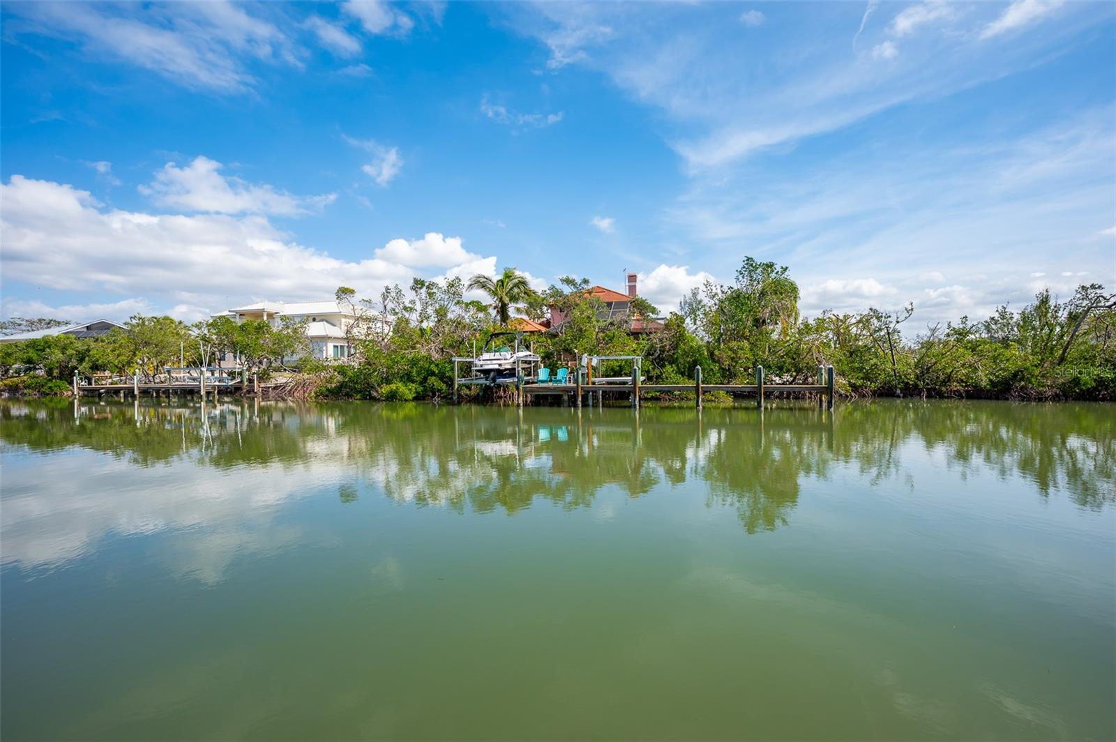 LAGUNA YACHT VILLAGE - Land