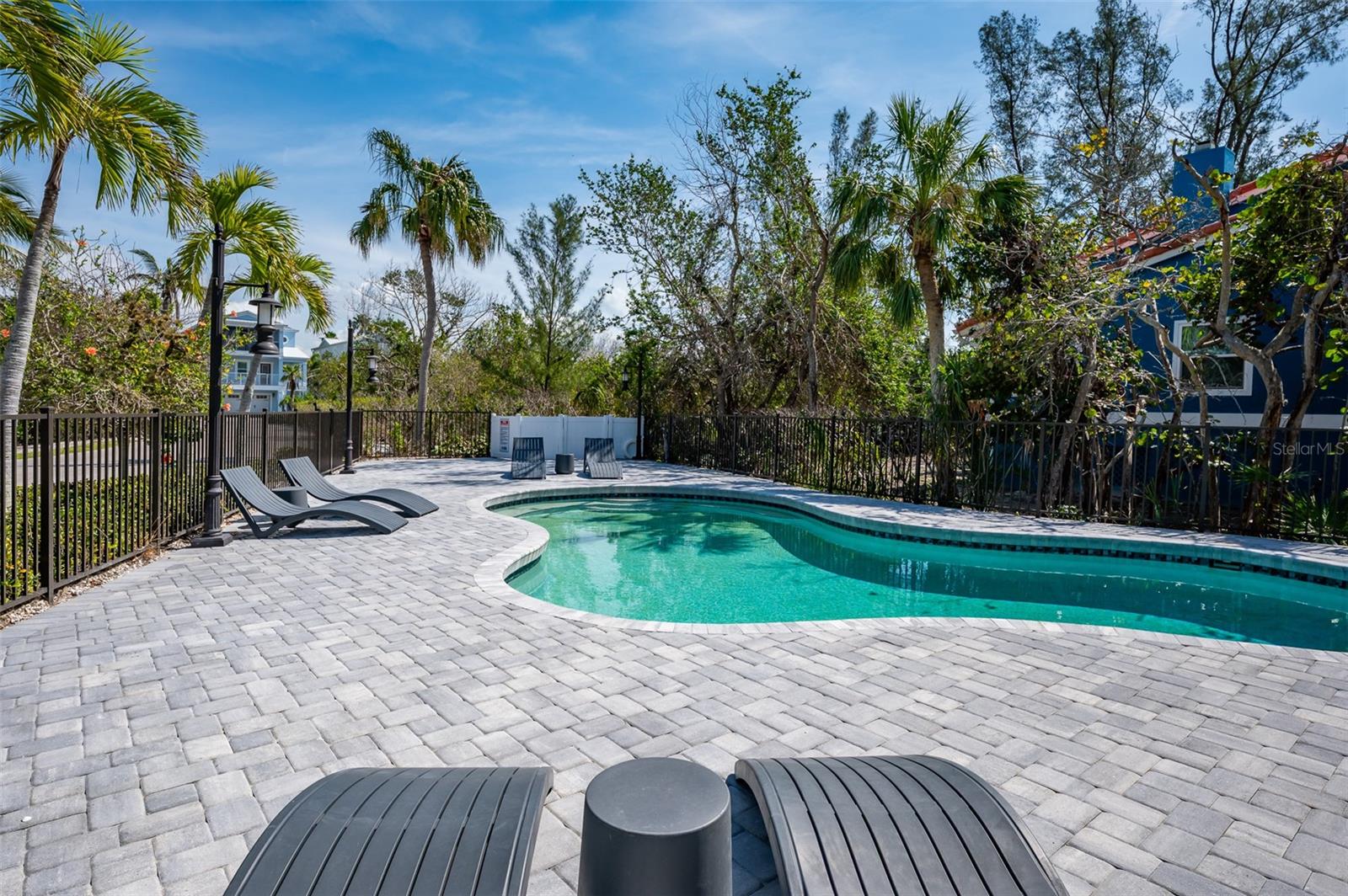 LAGUNA YACHT VILLAGE - Land