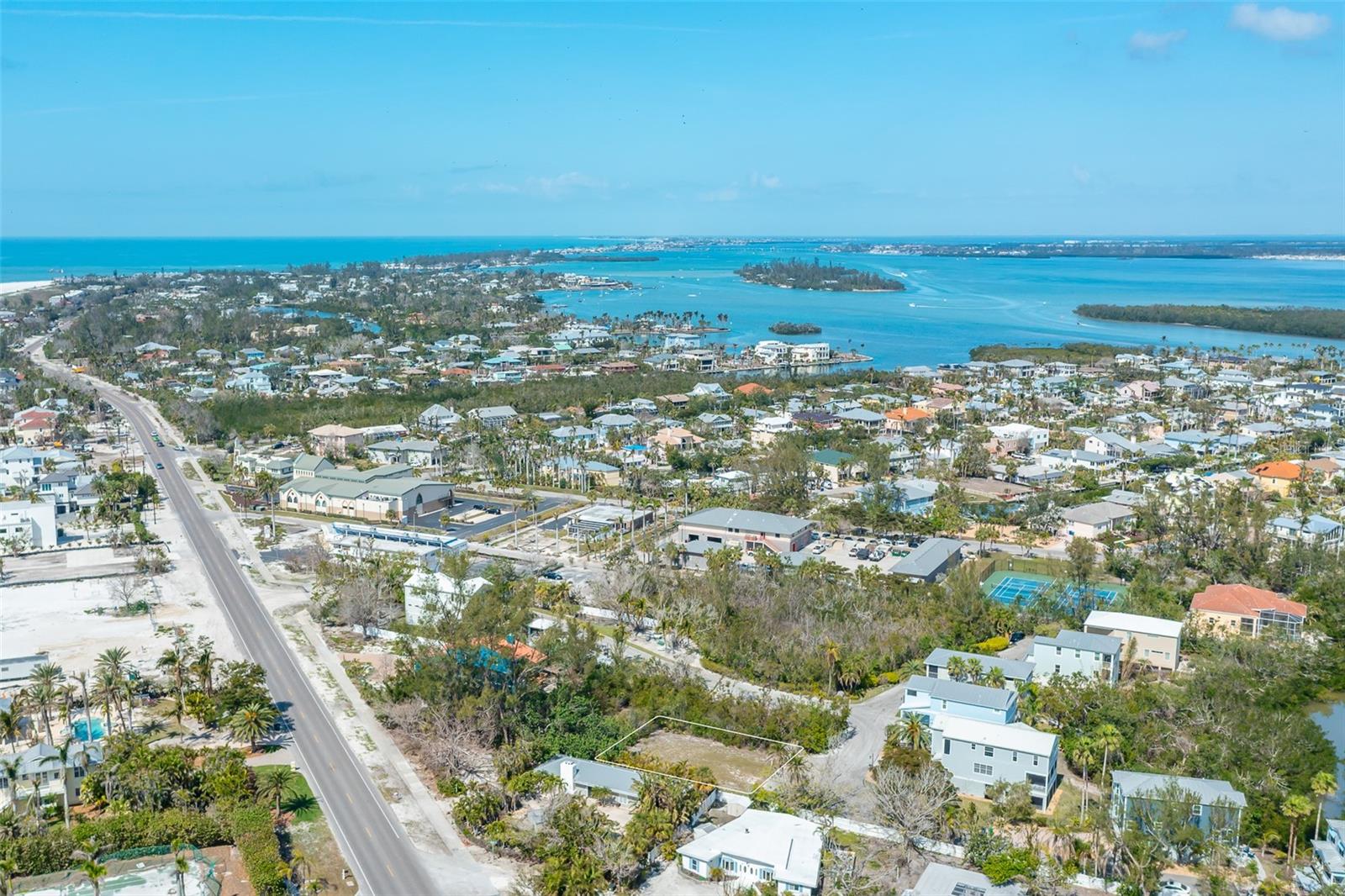 LAGUNA YACHT VILLAGE - Land