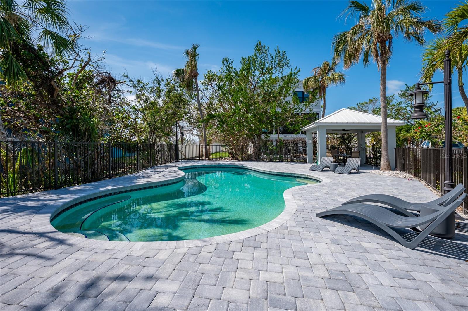 LAGUNA YACHT VILLAGE - Land