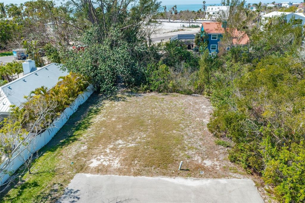 Photo of 6324 Laguna Drive, Longboat Key, FL 34228 (MLS # A4641212)