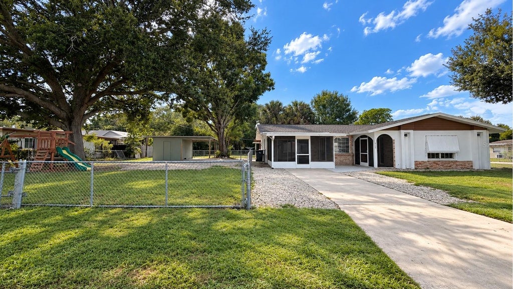 Photo of 5102 21st Street W, Bradenton, FL 34207 (MLS # A4706591)