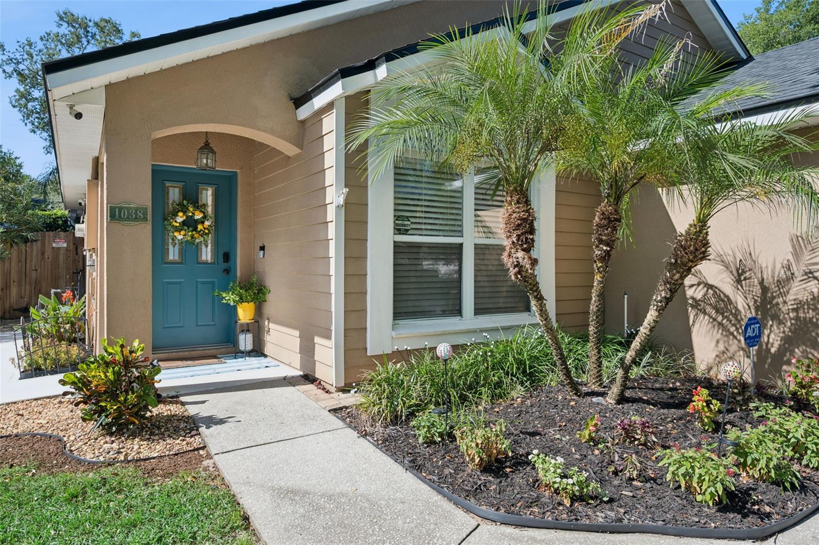 1038 ROYAL OAKS DRIVE