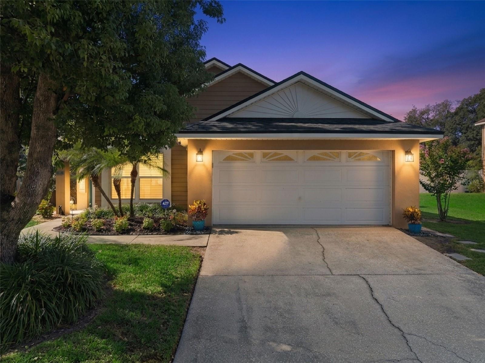 1038 ROYAL OAKS DRIVE
