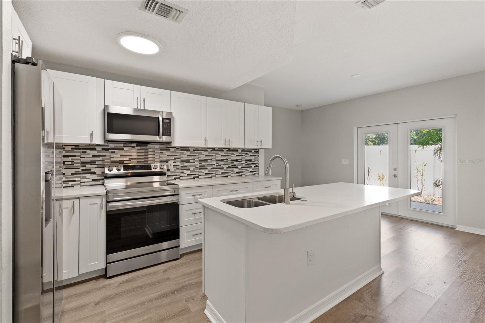 LAS PALMAS TWNHMS - Residential