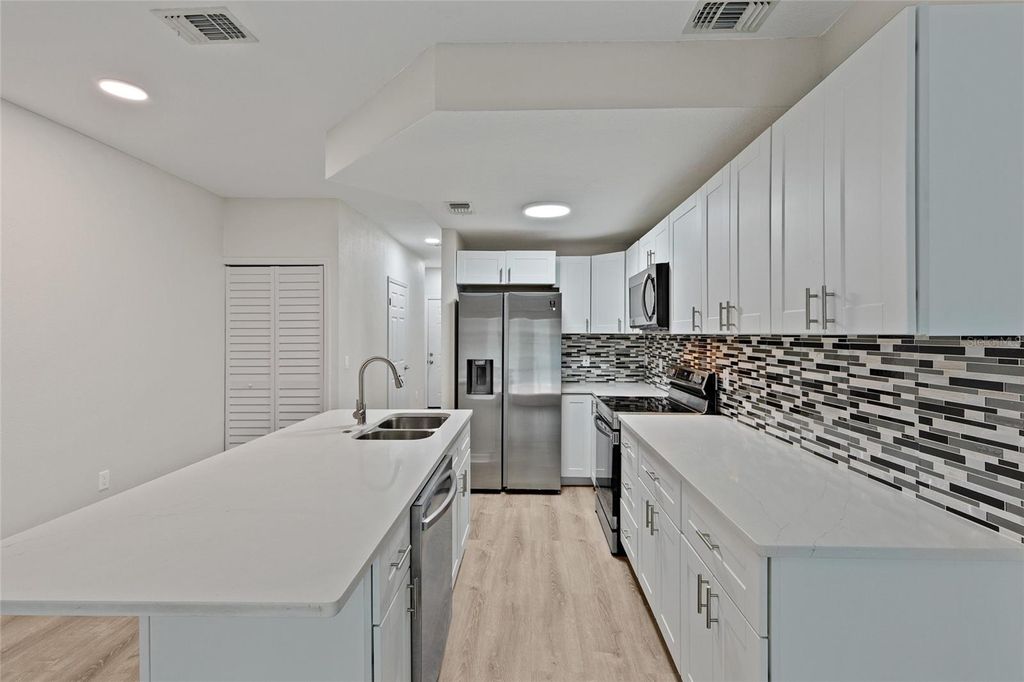 Photo of 4330 Tyler Circle N, St Petersburg, FL 33709 (MLS # A4690262)