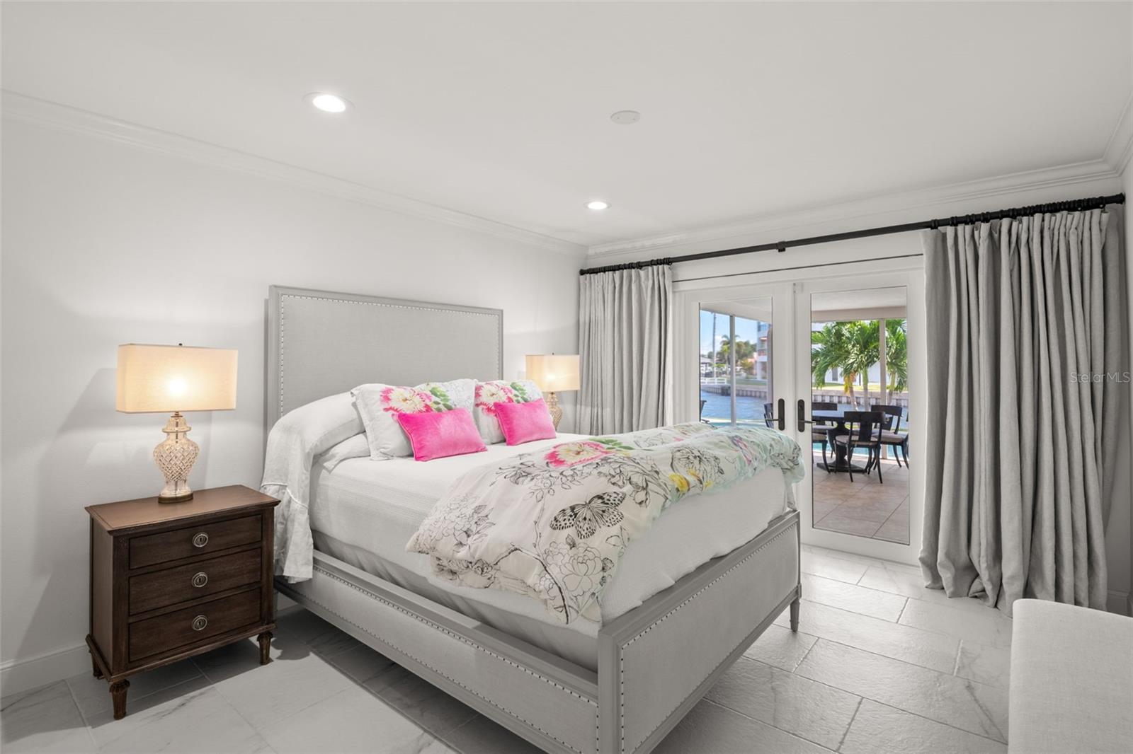 VENETIAN ISLES - Residential