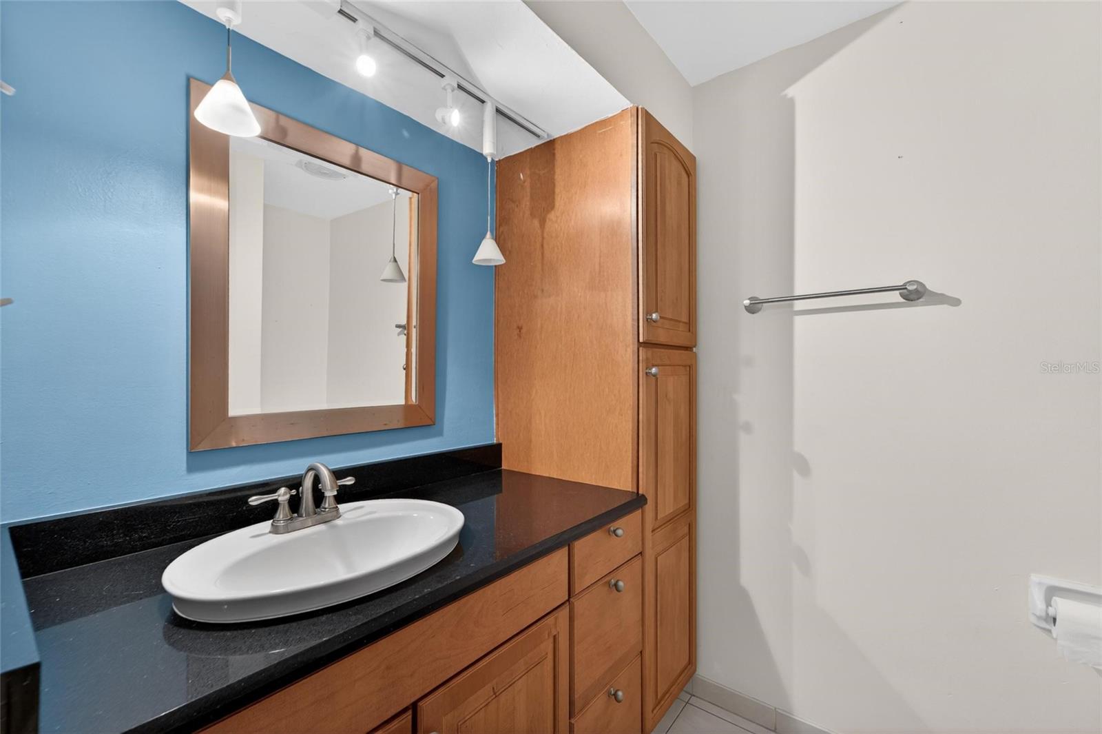 SHERYL MANOR - Residential