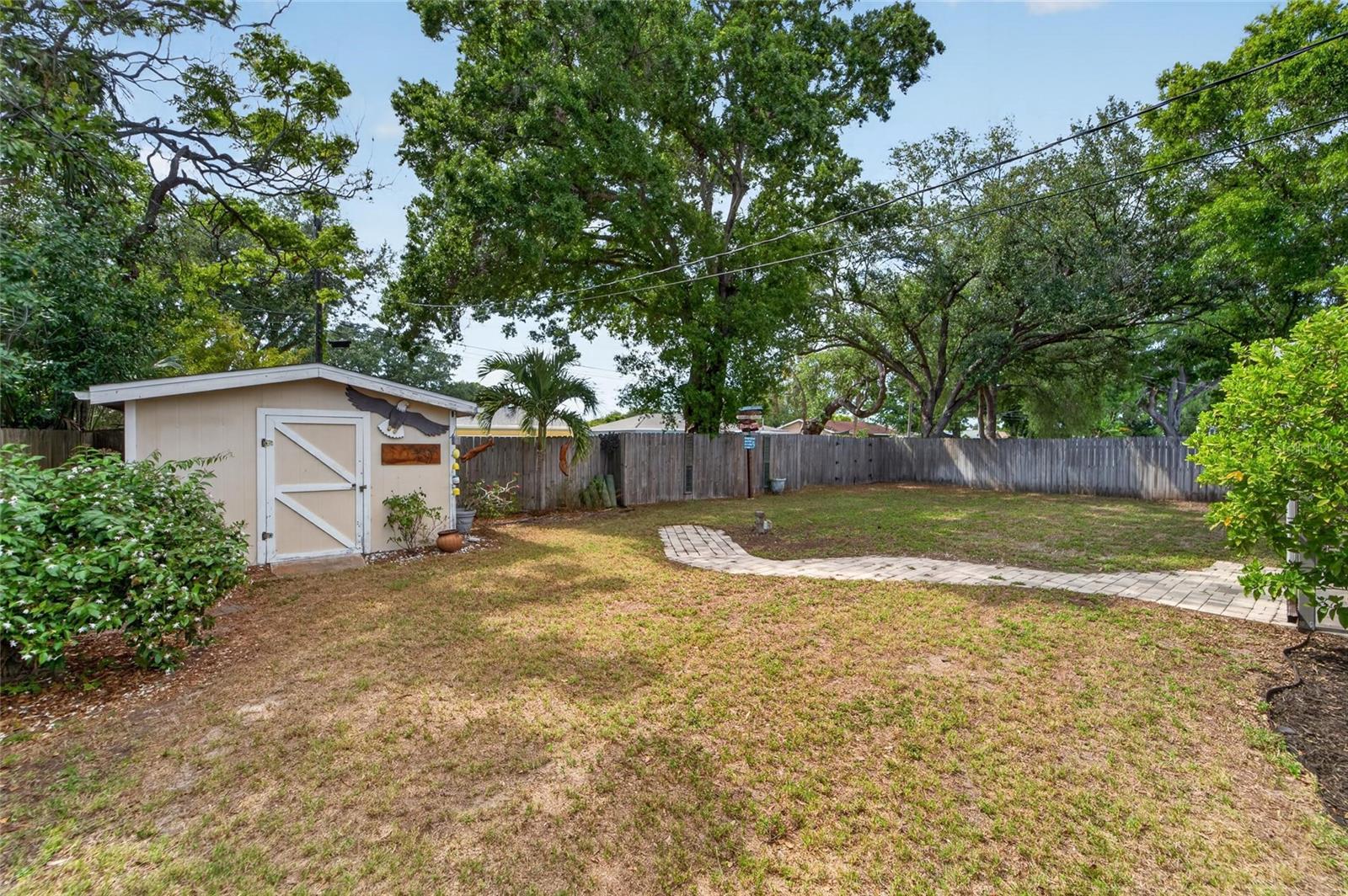 SHERYL MANOR - Residential