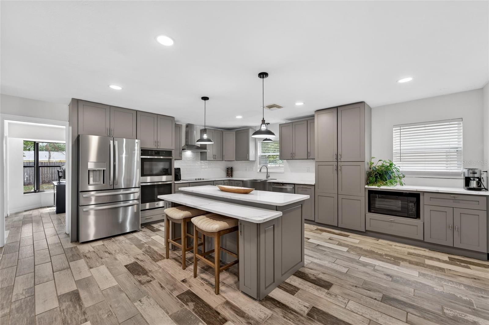 SHERYL MANOR - Residential