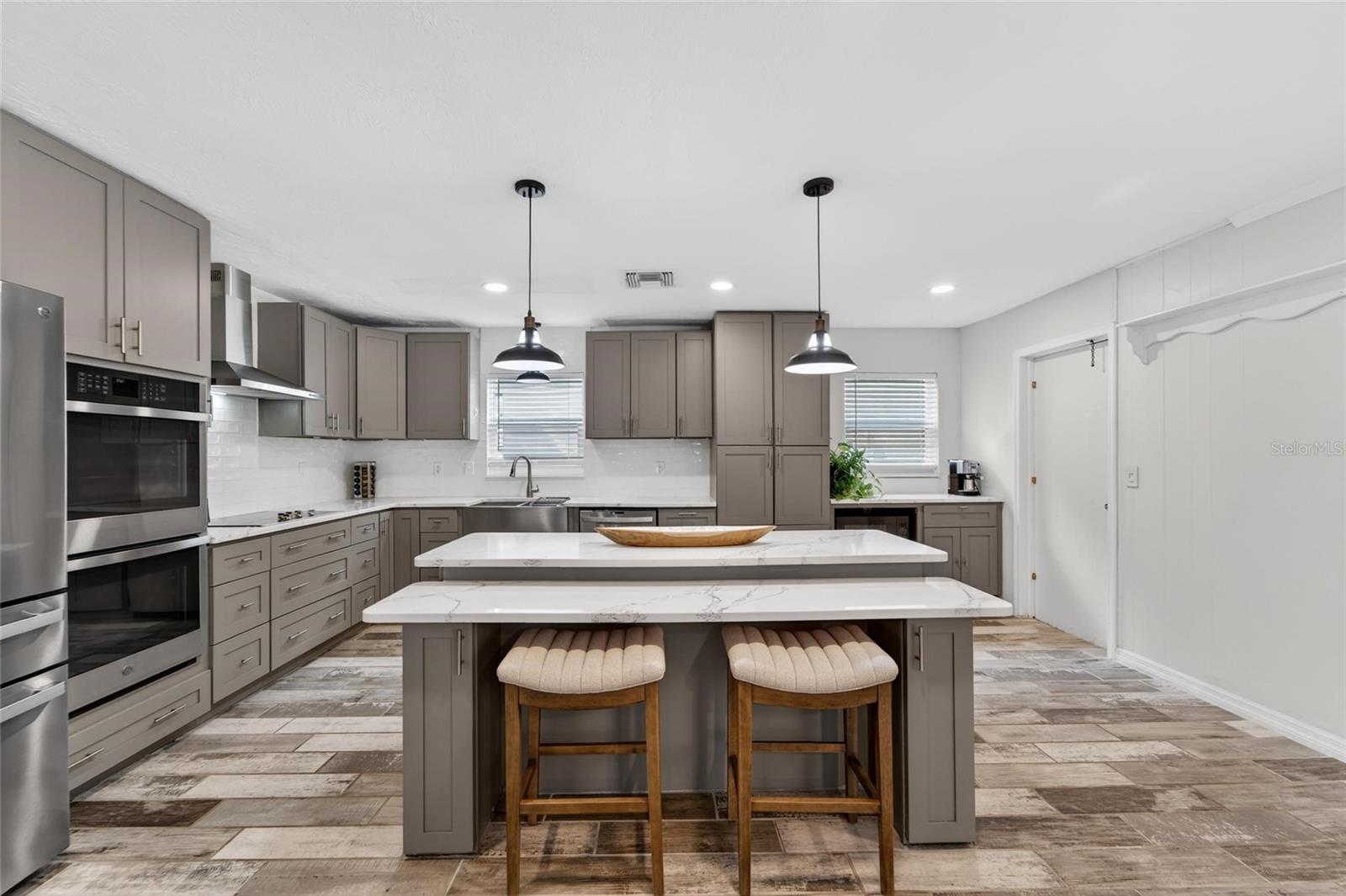 SHERYL MANOR - Residential