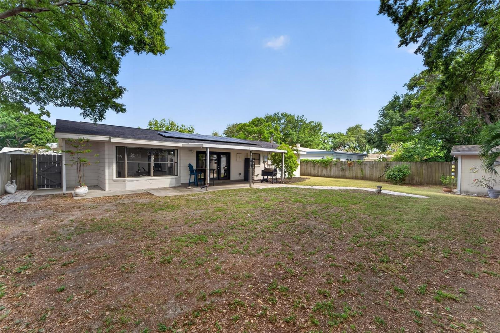 SHERYL MANOR - Residential