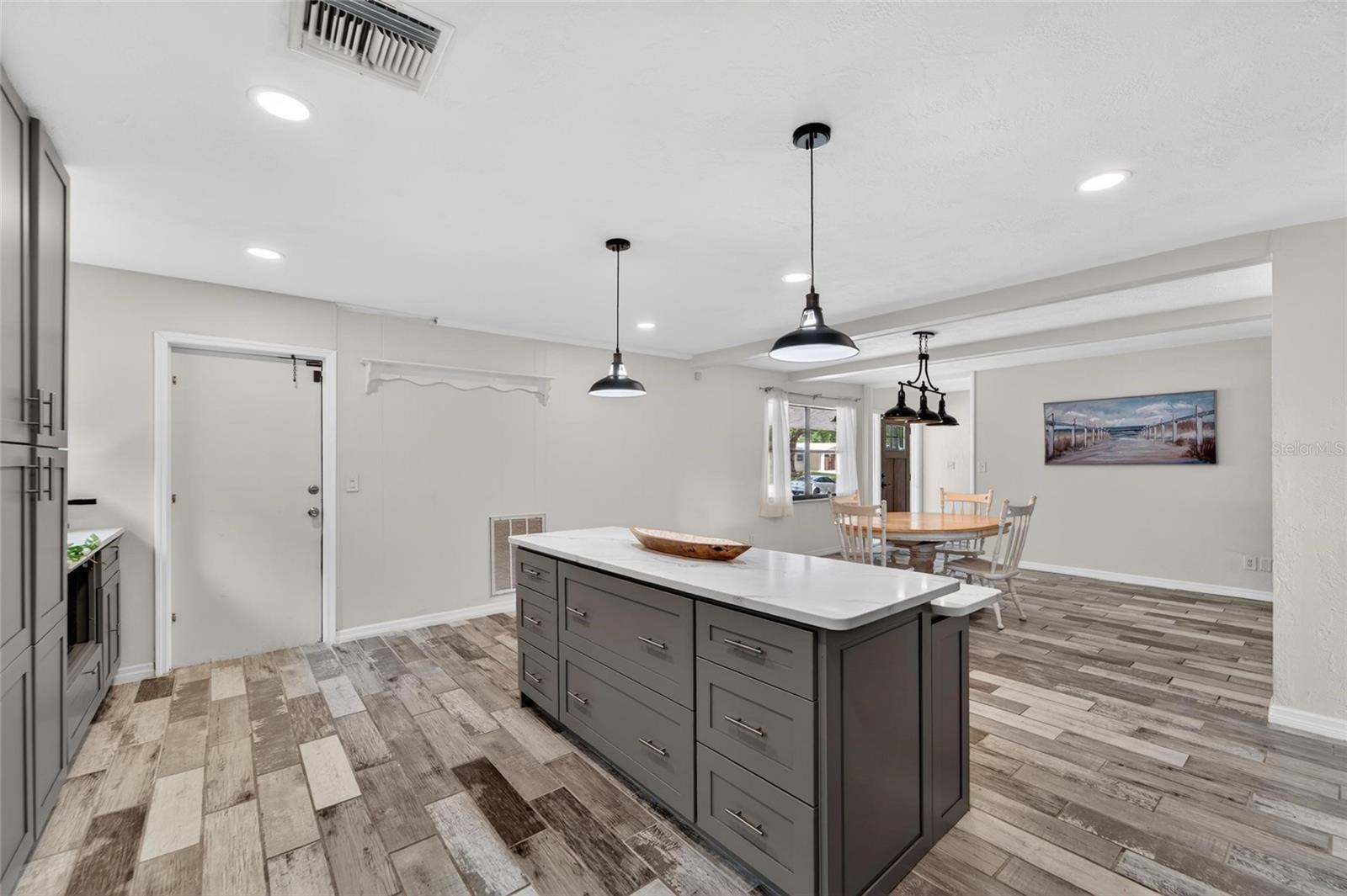 SHERYL MANOR - Residential