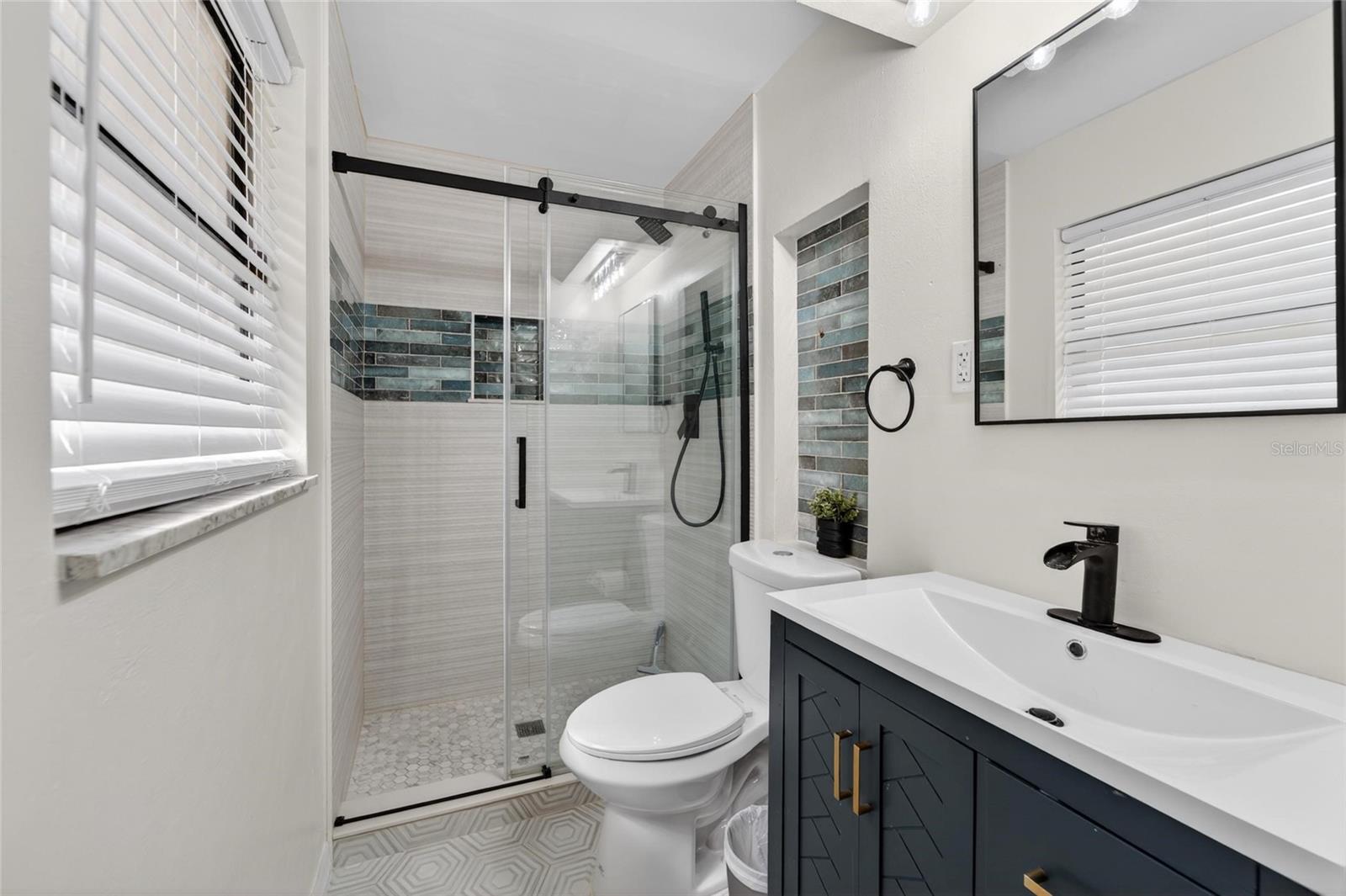 SHERYL MANOR - Residential