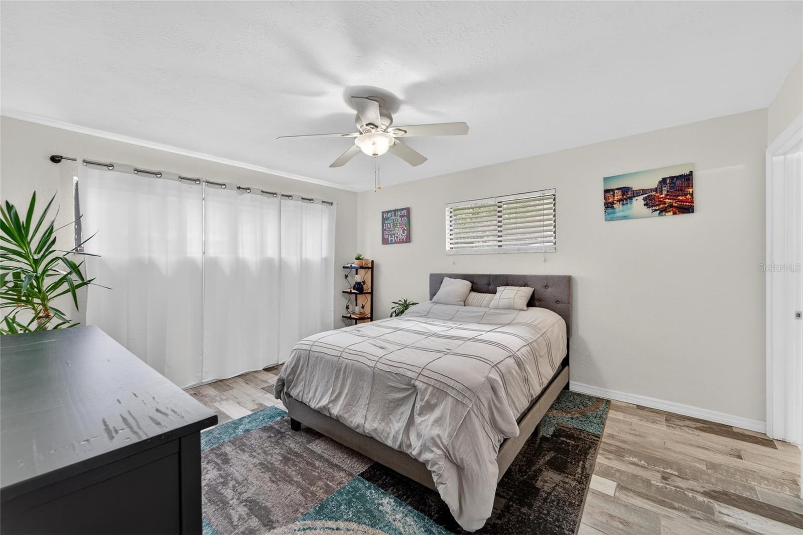 SHERYL MANOR - Residential