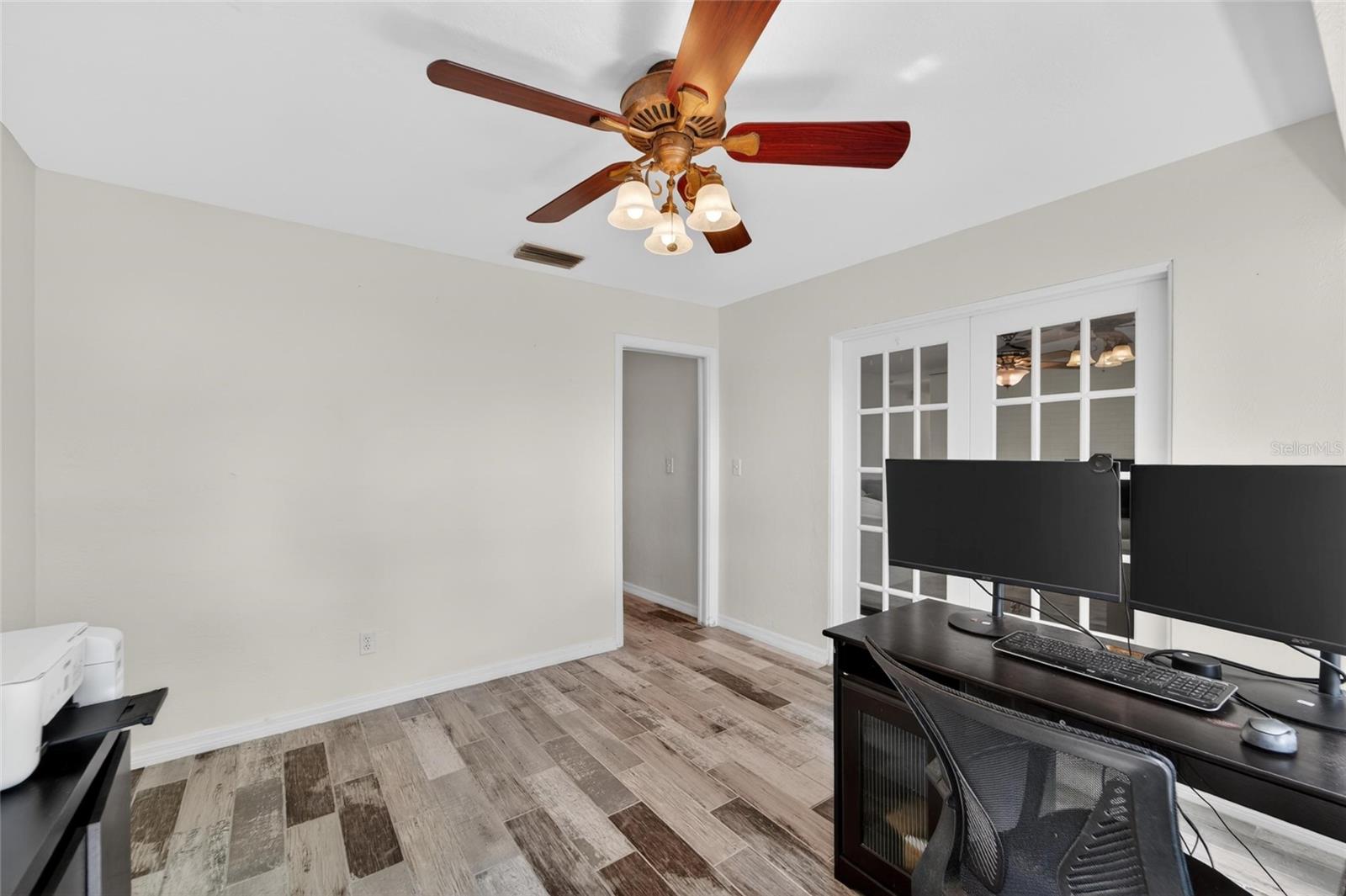 SHERYL MANOR - Residential