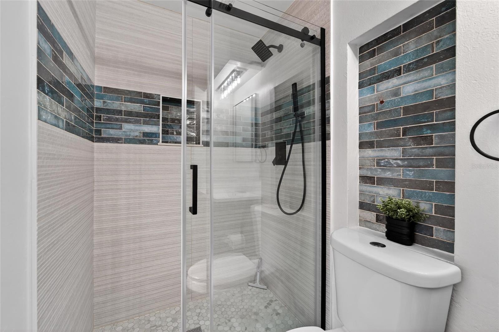 SHERYL MANOR - Residential