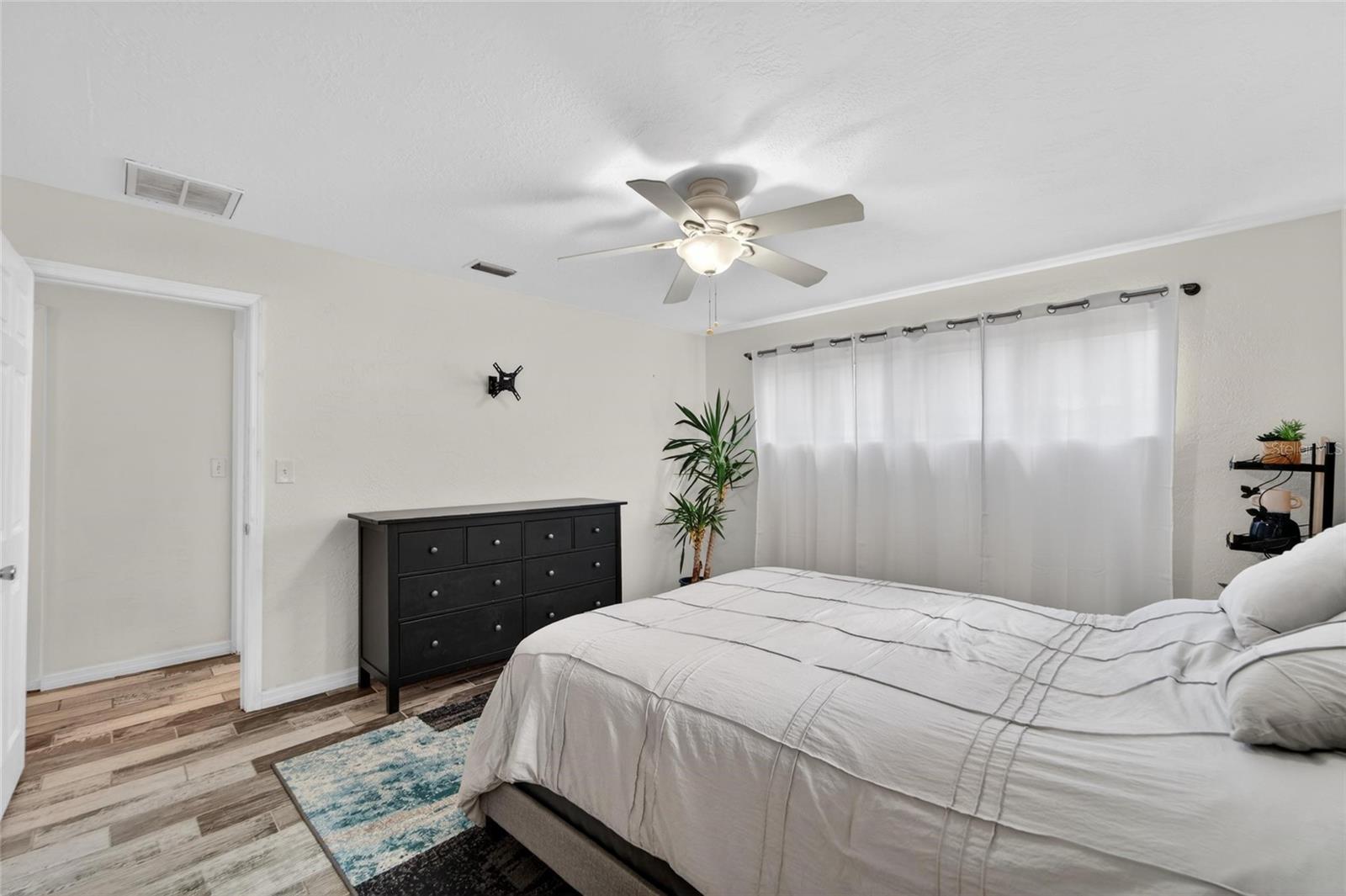 SHERYL MANOR - Residential