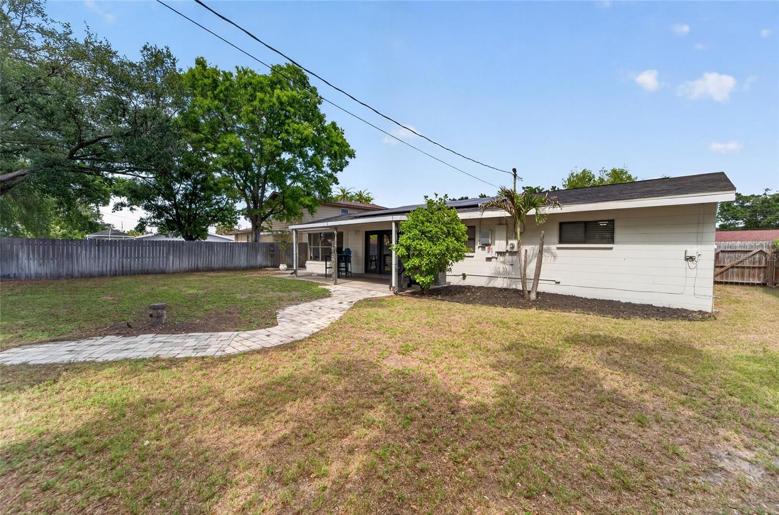 SHERYL MANOR - Residential