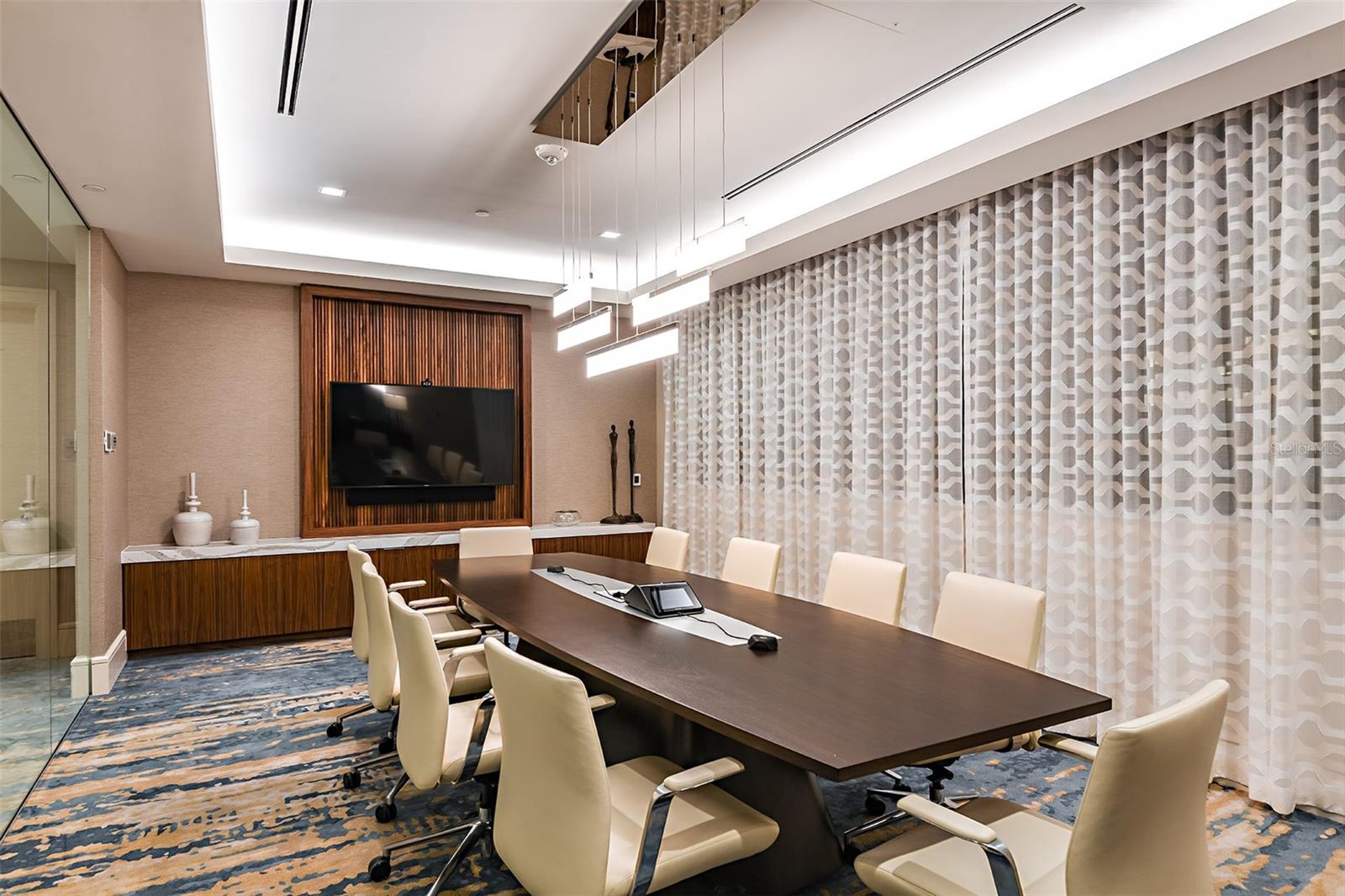 THE RITZ-CARLTON RESIDENCES - Residential