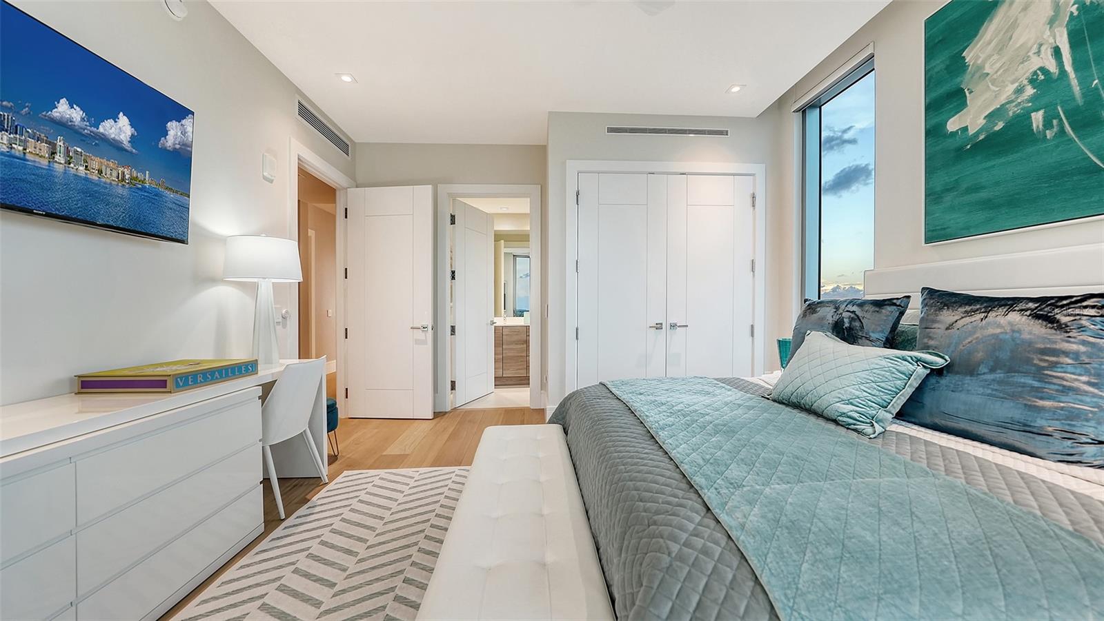 THE RITZ-CARLTON RESIDENCES - Residential