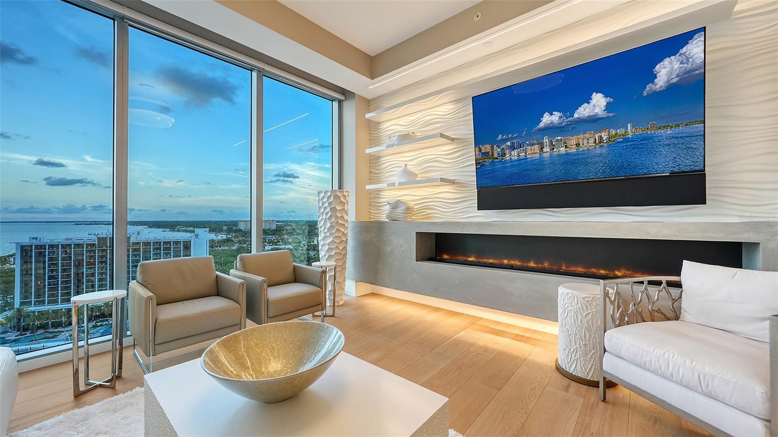 THE RITZ-CARLTON RESIDENCES - Residential