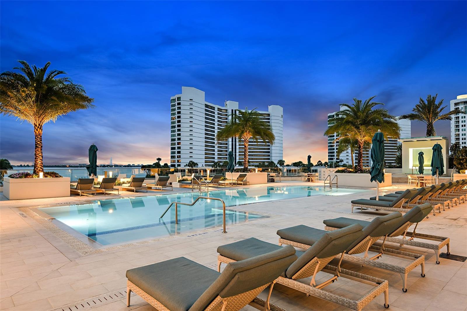 THE RITZ-CARLTON RESIDENCES - Residential