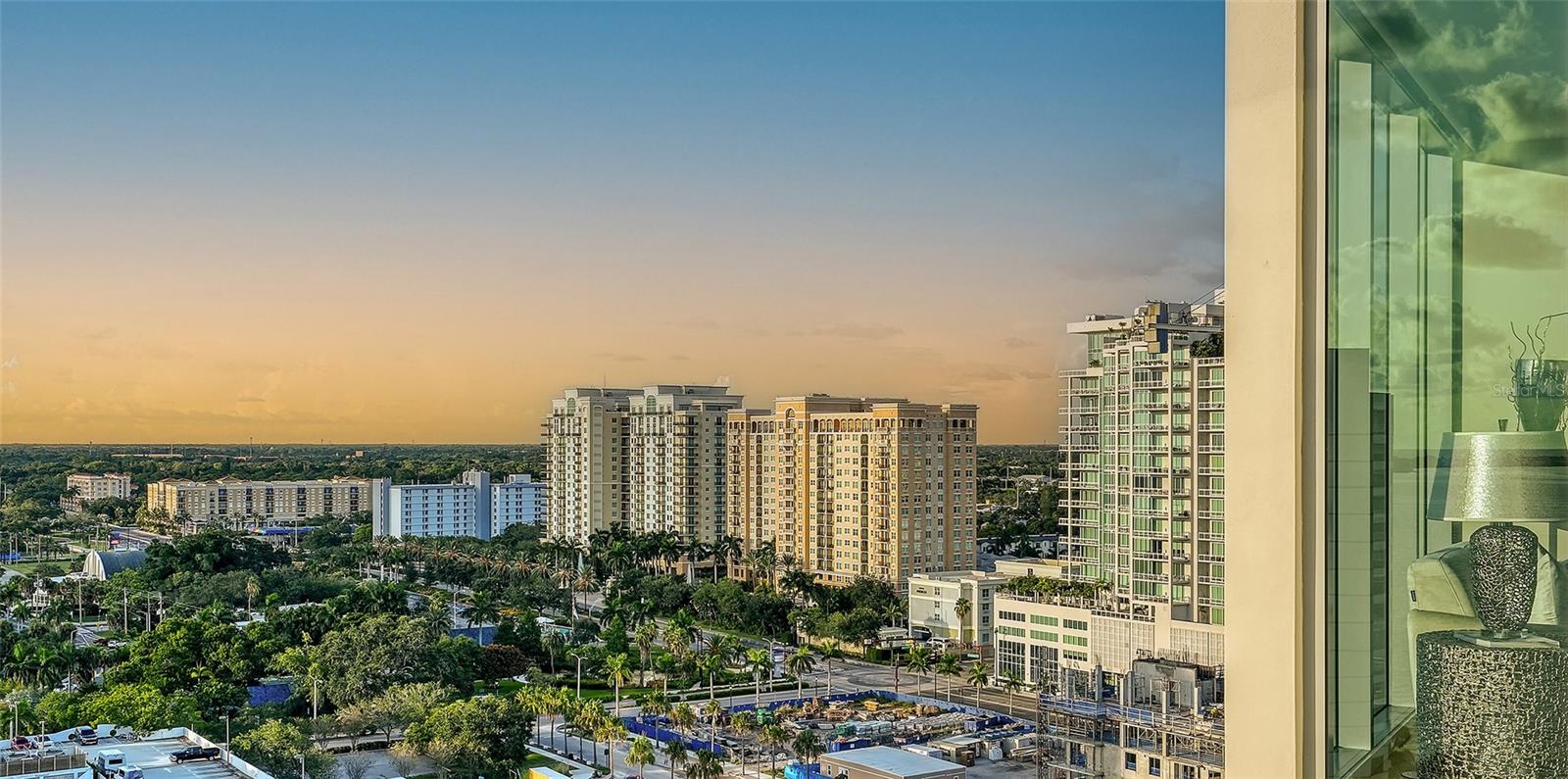 THE RITZ-CARLTON RESIDENCES - Residential