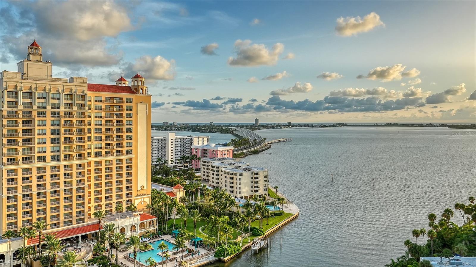 THE RITZ-CARLTON RESIDENCES - Residential