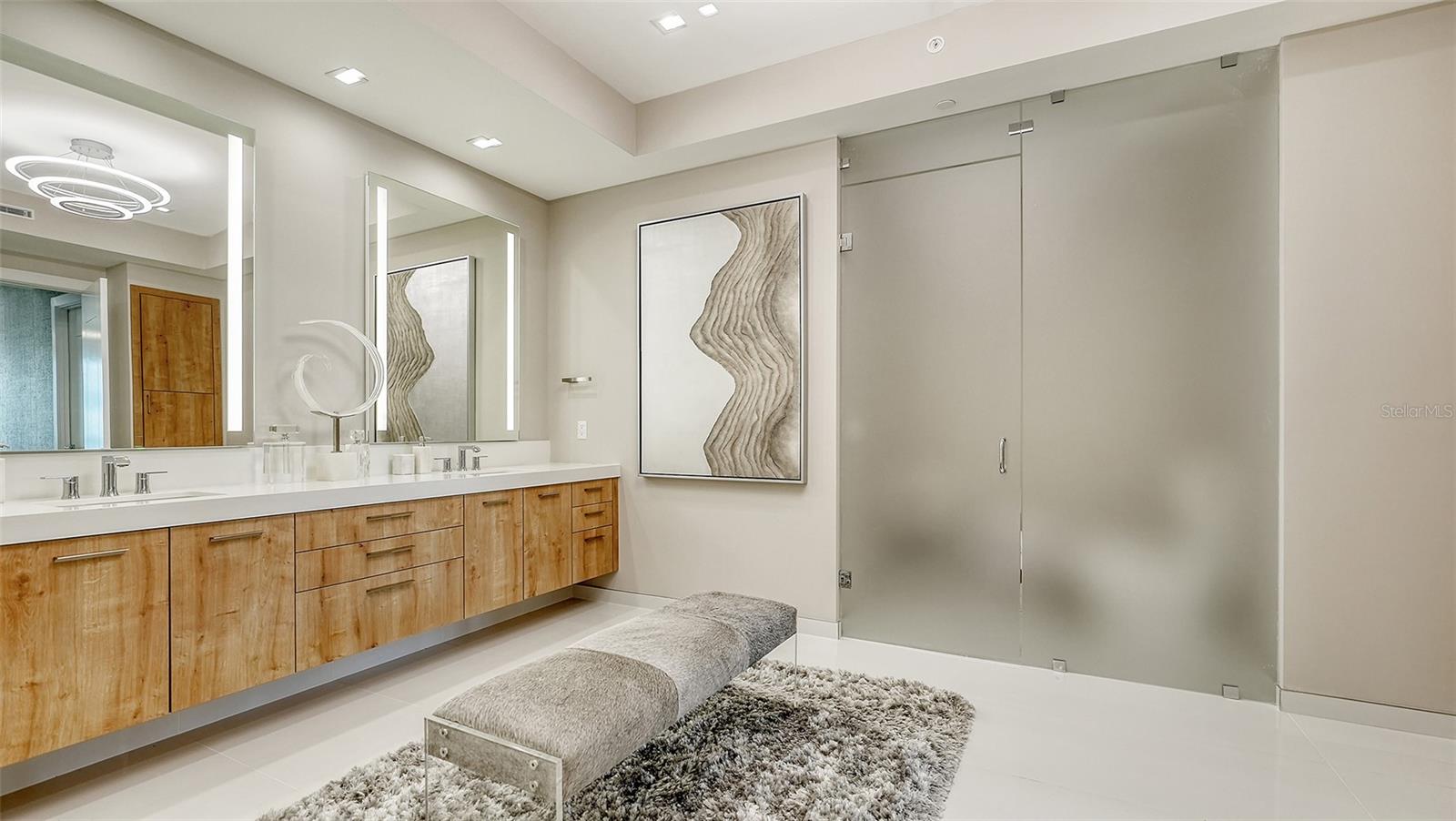 THE RITZ-CARLTON RESIDENCES - Residential