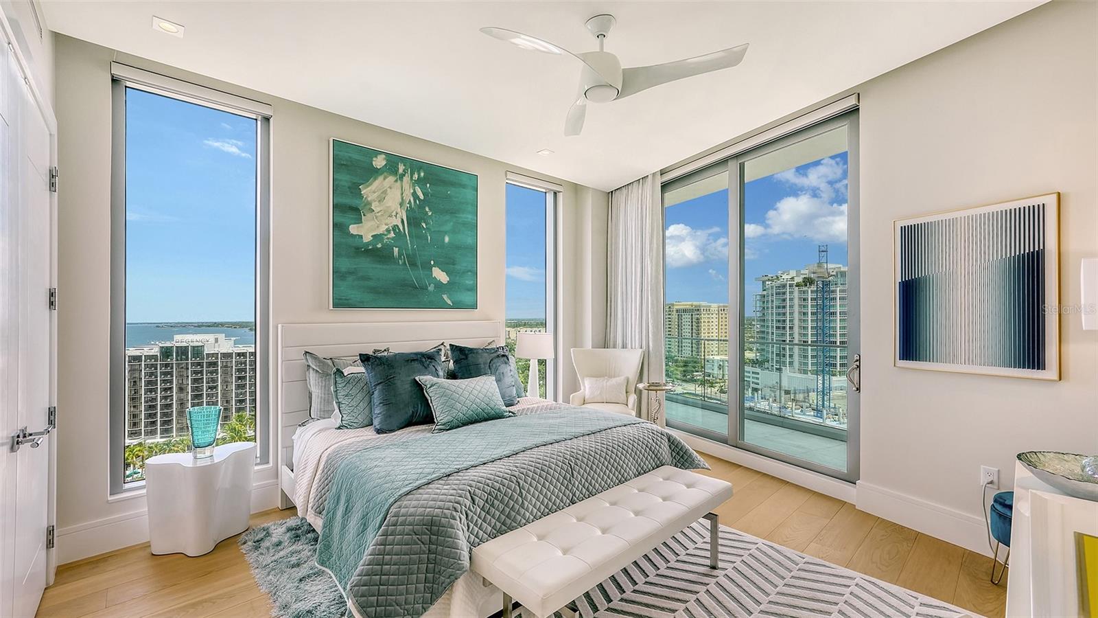 THE RITZ-CARLTON RESIDENCES - Residential