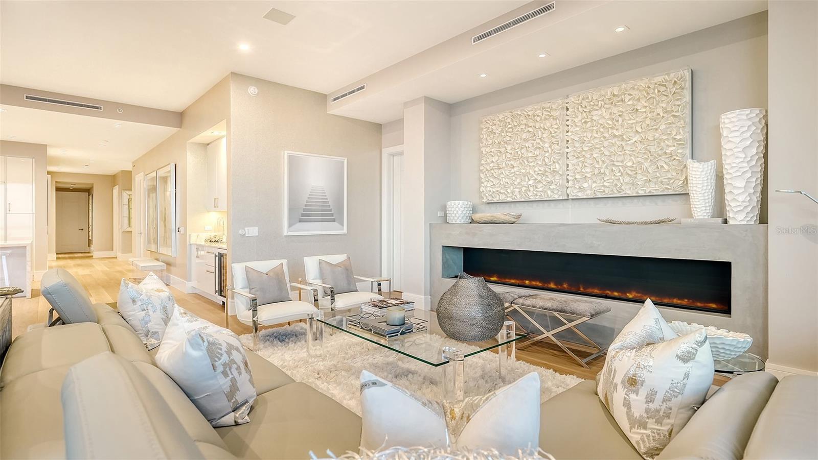 THE RITZ-CARLTON RESIDENCES - Residential