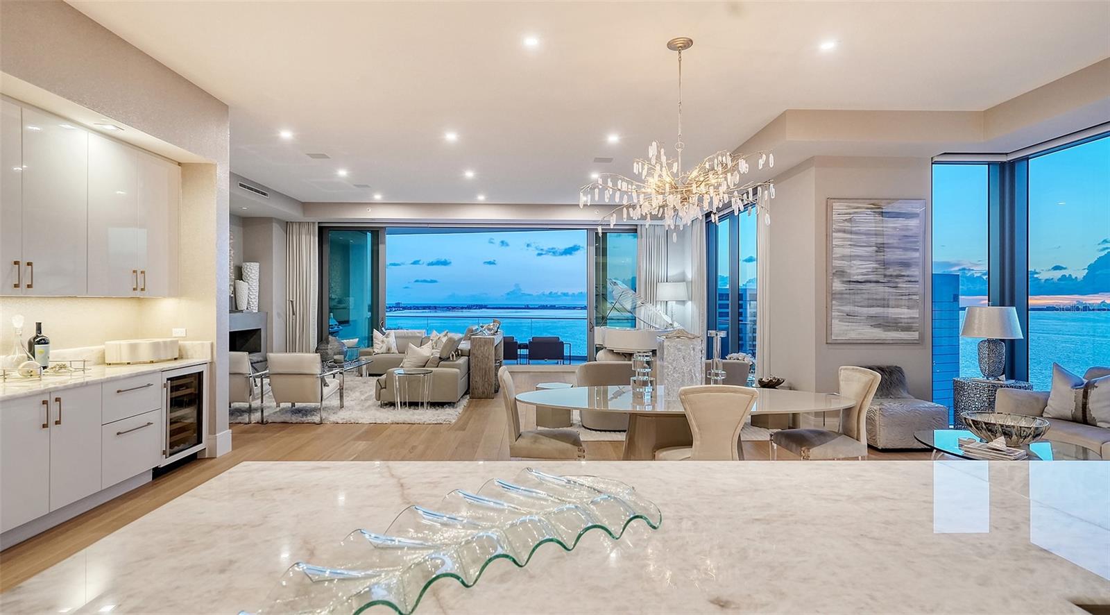 THE RITZ-CARLTON RESIDENCES - Residential