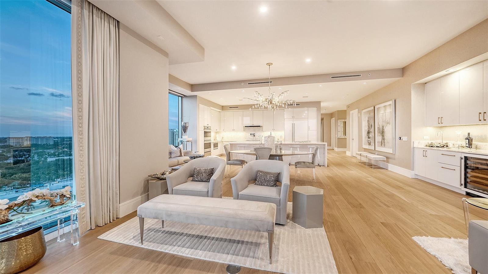 THE RITZ-CARLTON RESIDENCES - Residential