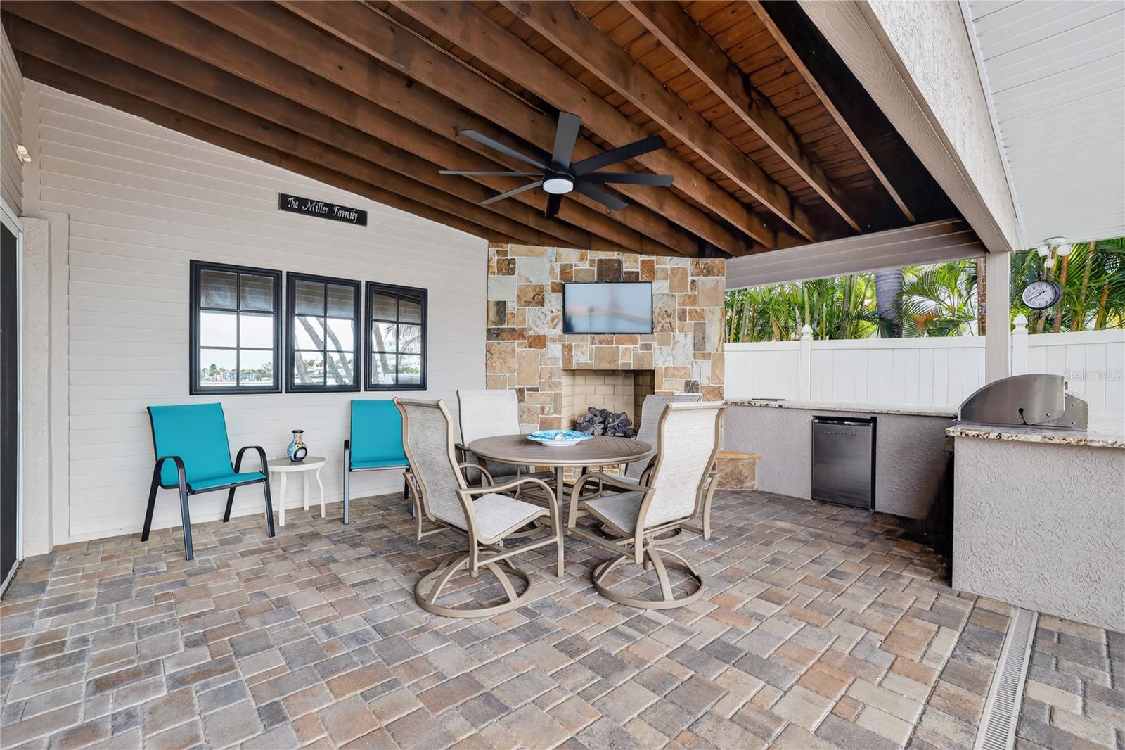 BRIGHTWATER BEACH ES - Residential