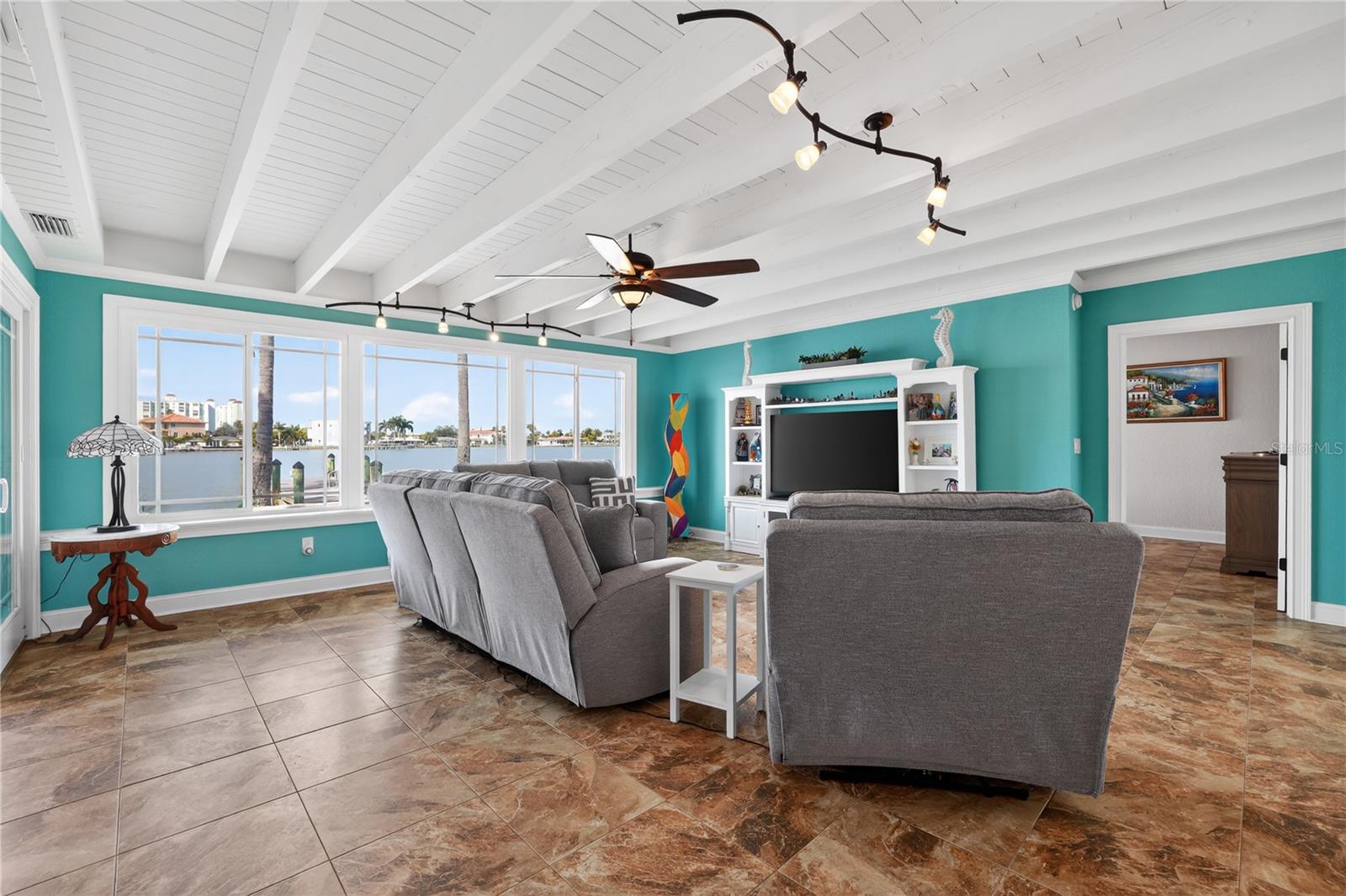 BRIGHTWATER BEACH ES - Residential