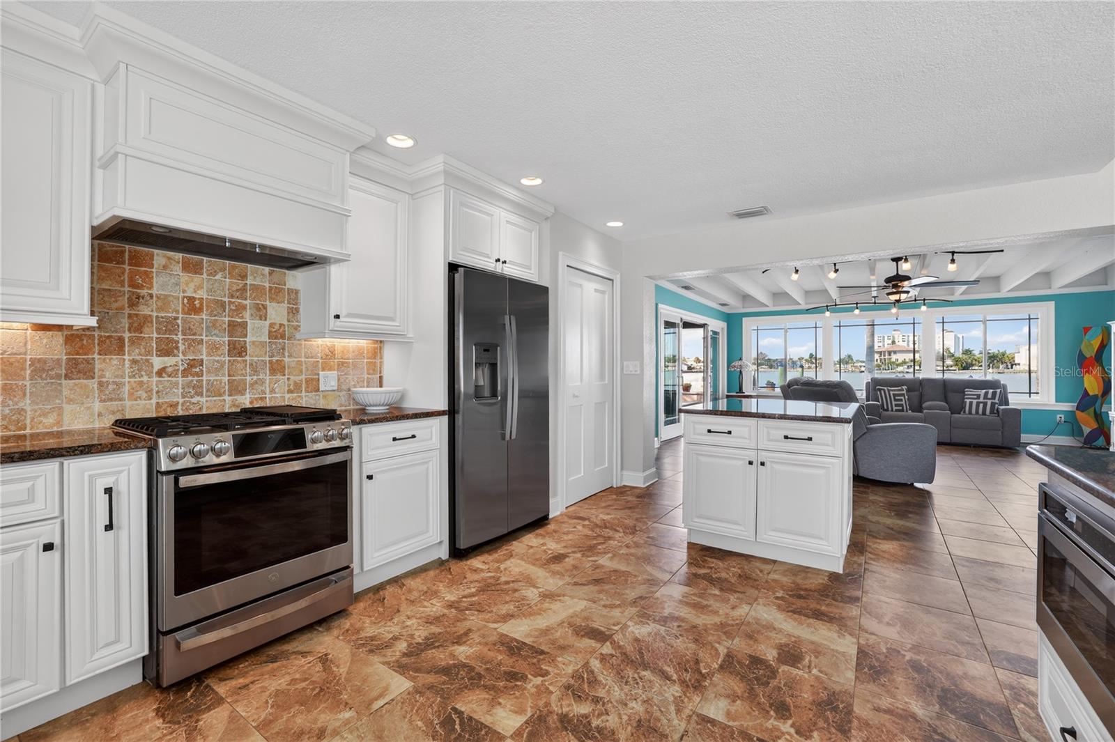 BRIGHTWATER BEACH ES - Residential